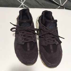 Wine Suede Nike Huarache